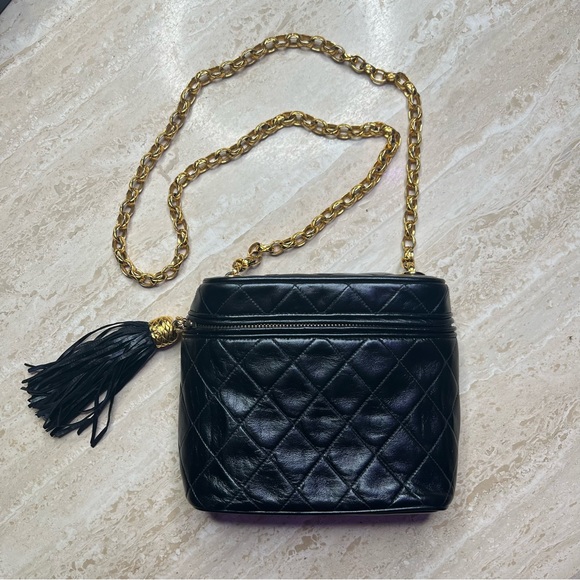 Chanel Vintage Diamond Quilted Black Lambskin Mini Vanity (1990s) - Picture 3 of 9